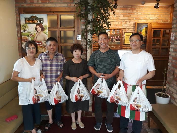 돈까스클럽, 매월 맛있는 돈까스로 전하는 착한 나눔  돈까스클럽, 매월 맛있는 돈까스로 전하는 착한 나눔