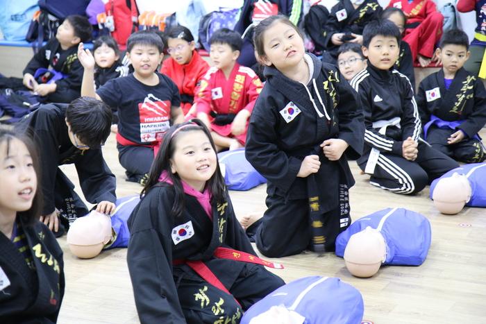 “우리 동네 안전한 체육관 만들기” 화랑합기도   “우리 동네 안전한 체육관 만들기” 화랑합기도