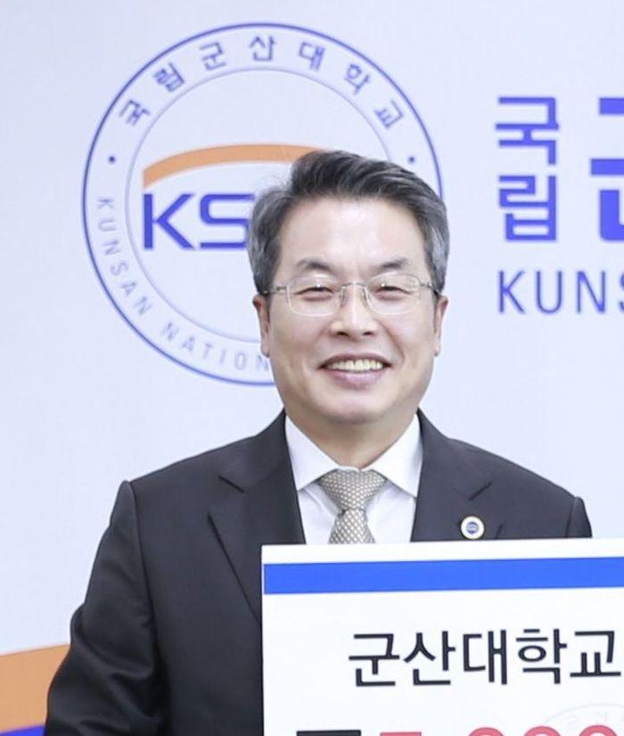 군산컨테이너 터미널 이미지