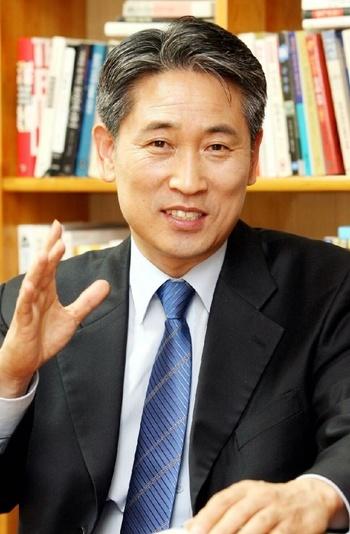 최진 박사, '중도(中道)혁명'을 말하다...“제1의 특별조언자, 퍼스트레이디” - 뉴스 썸네일 이미지